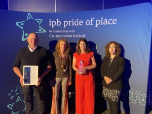 Dingle Hub Team with Pride of Place Award 2021